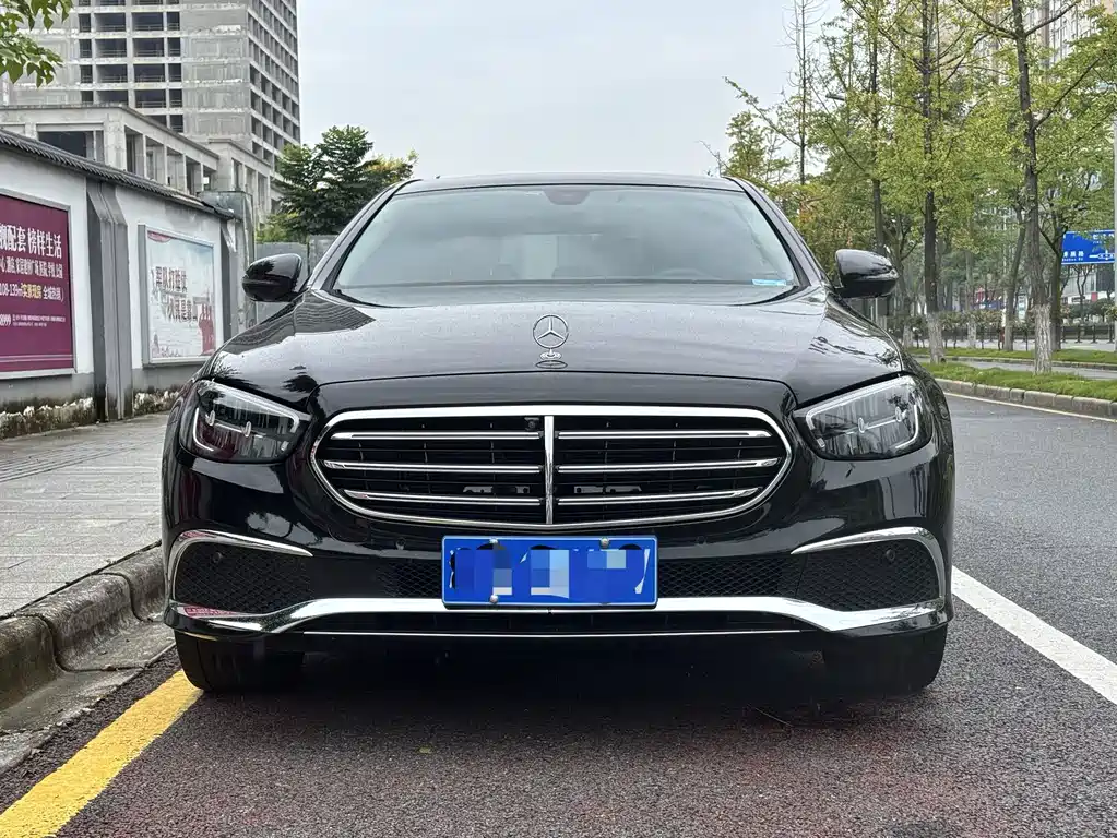 Mercedes-Benz E-Class — миниатюра 2