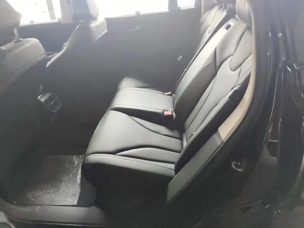 Hongqi Hongqi E-QM5 — миниатюра 17