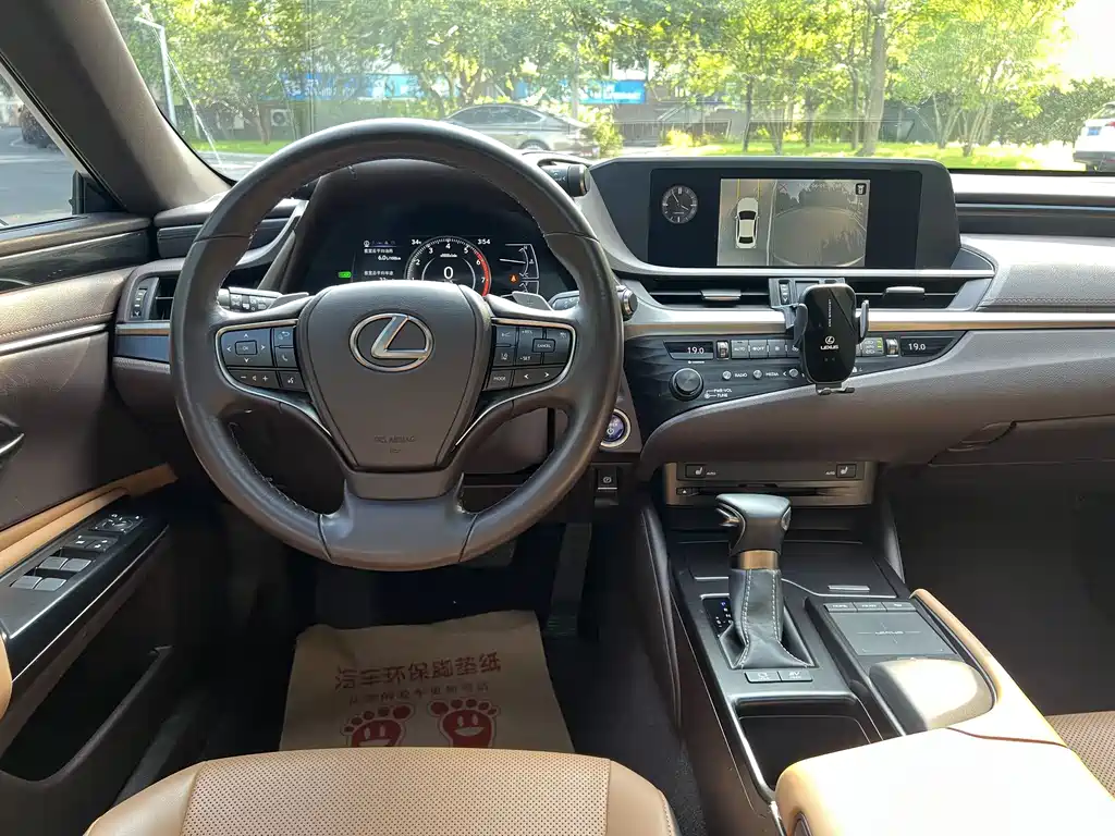 Lexus ES — миниатюра 9
