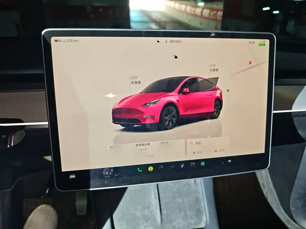 Tesla Model Y — миниатюра 4