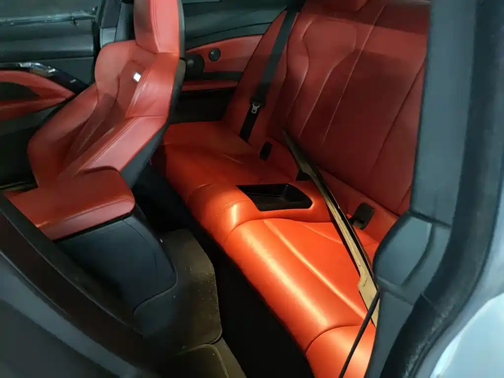 BMW M4 — миниатюра 7