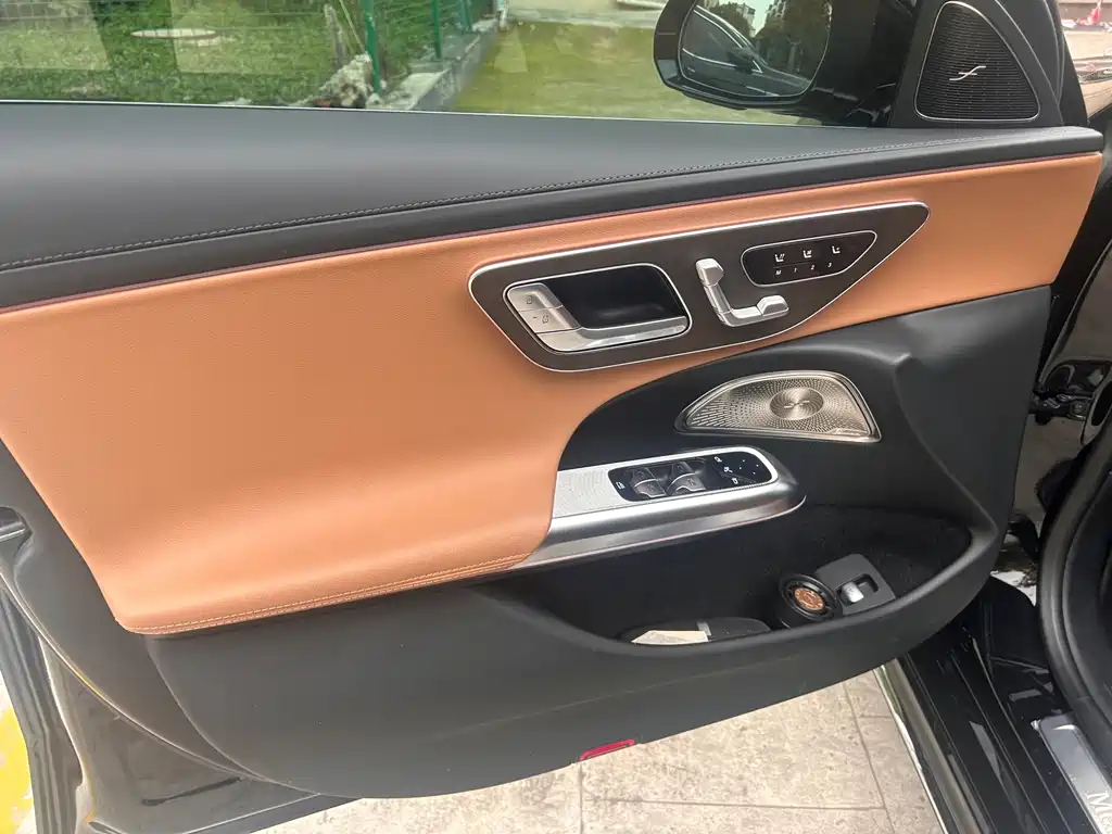 Mercedes-Benz E-Class — миниатюра 12