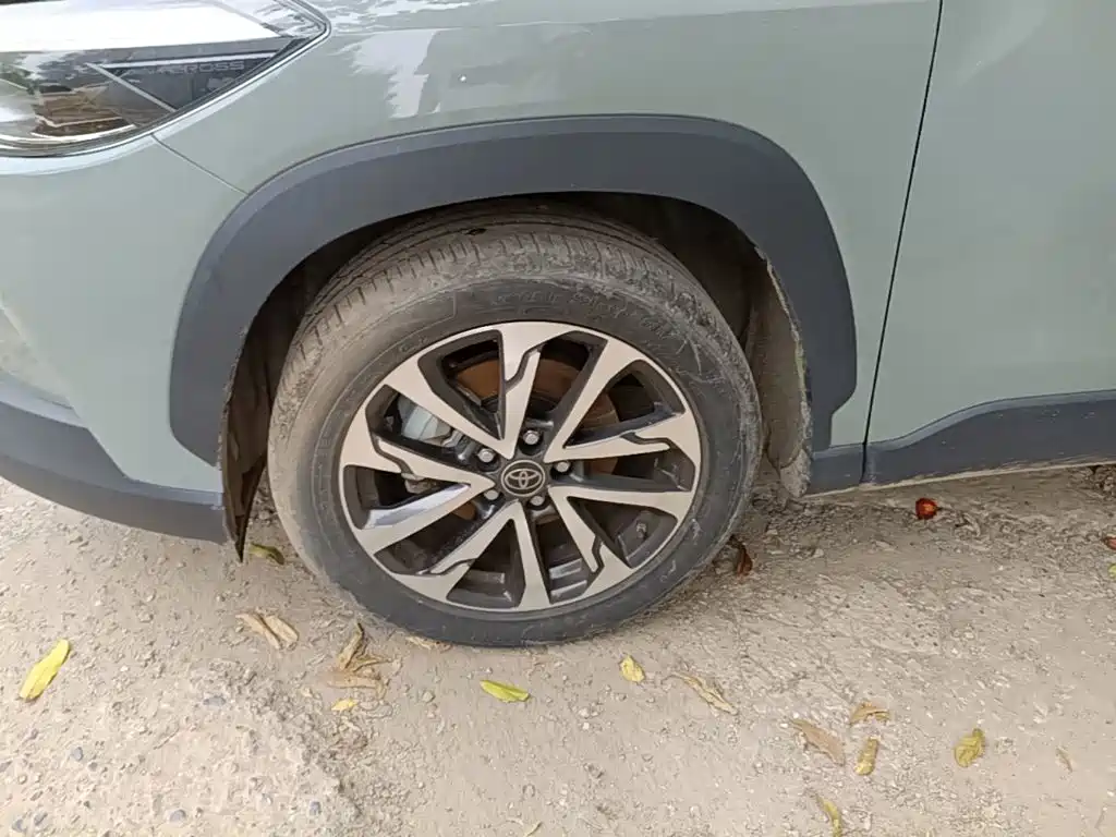 Toyota Corolla Cross — миниатюра 23