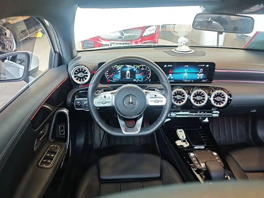 Mercedes-Benz A-Class — миниатюра 11