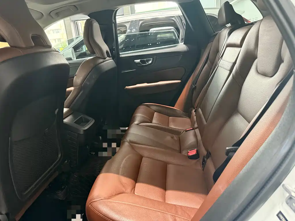 Volvo XC60 2019 T5 V