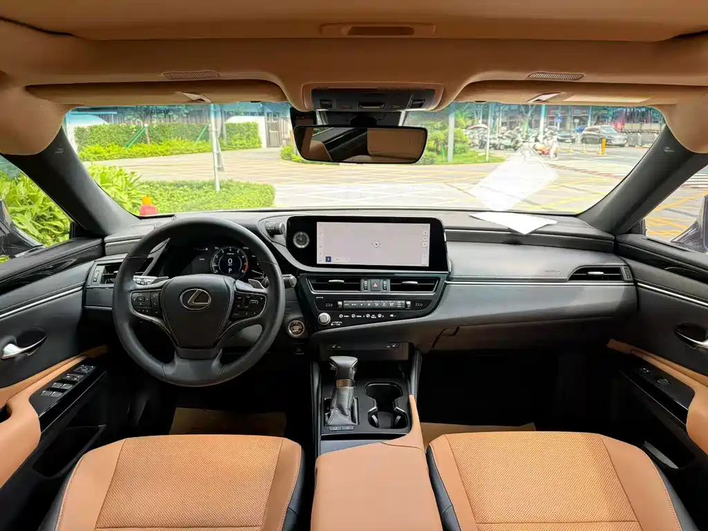 Lexus ES — миниатюра 5