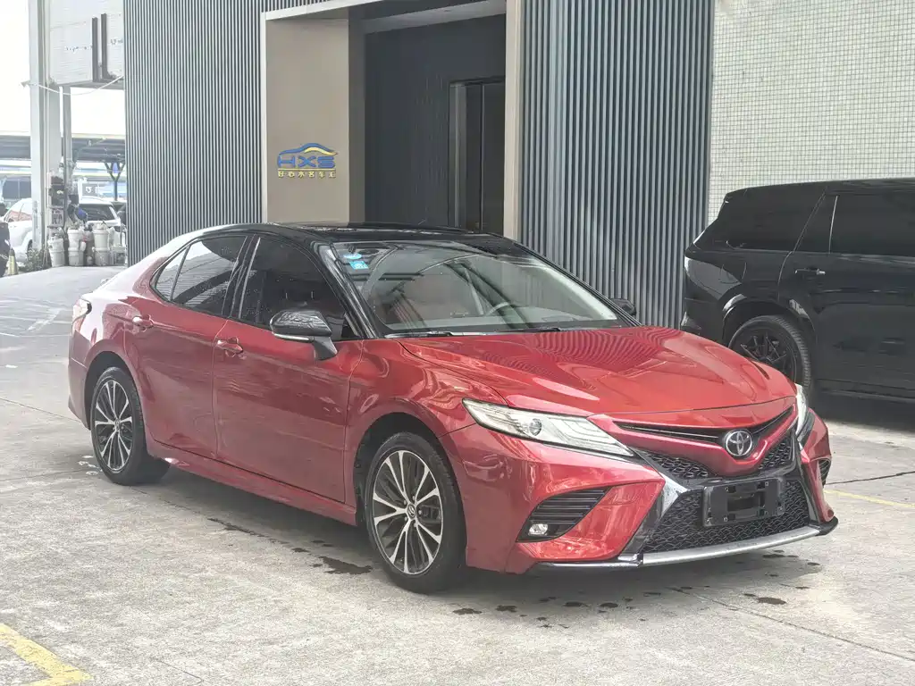 Toyota Camry — миниатюра 3