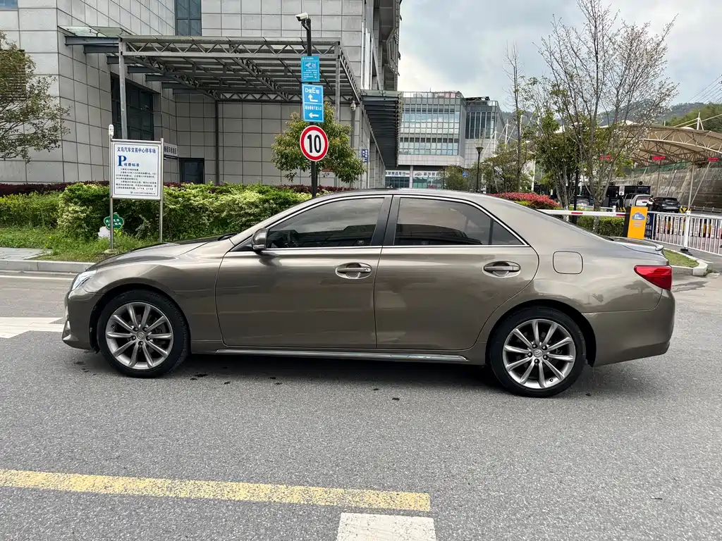 Toyota Reiz 2013 2.5V