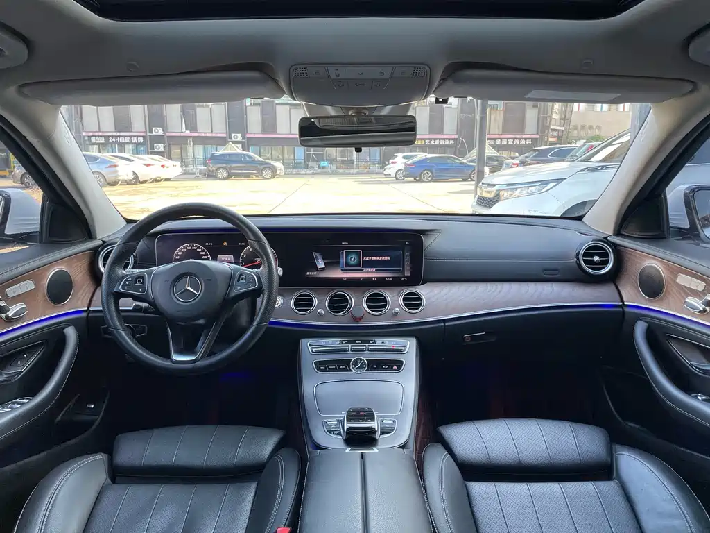 Mercedes-Benz E-Class — миниатюра 6