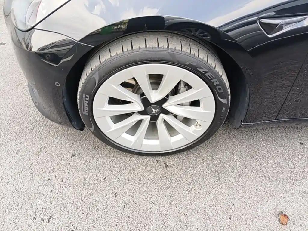 Tesla Model 3 — миниатюра 23