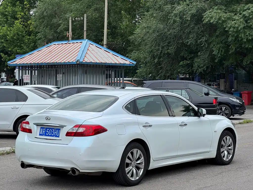 Infiniti Q70 — миниатюра 5