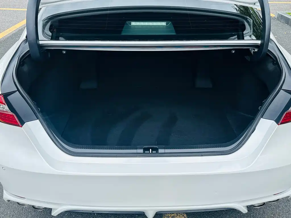 Toyota Camry — миниатюра 15