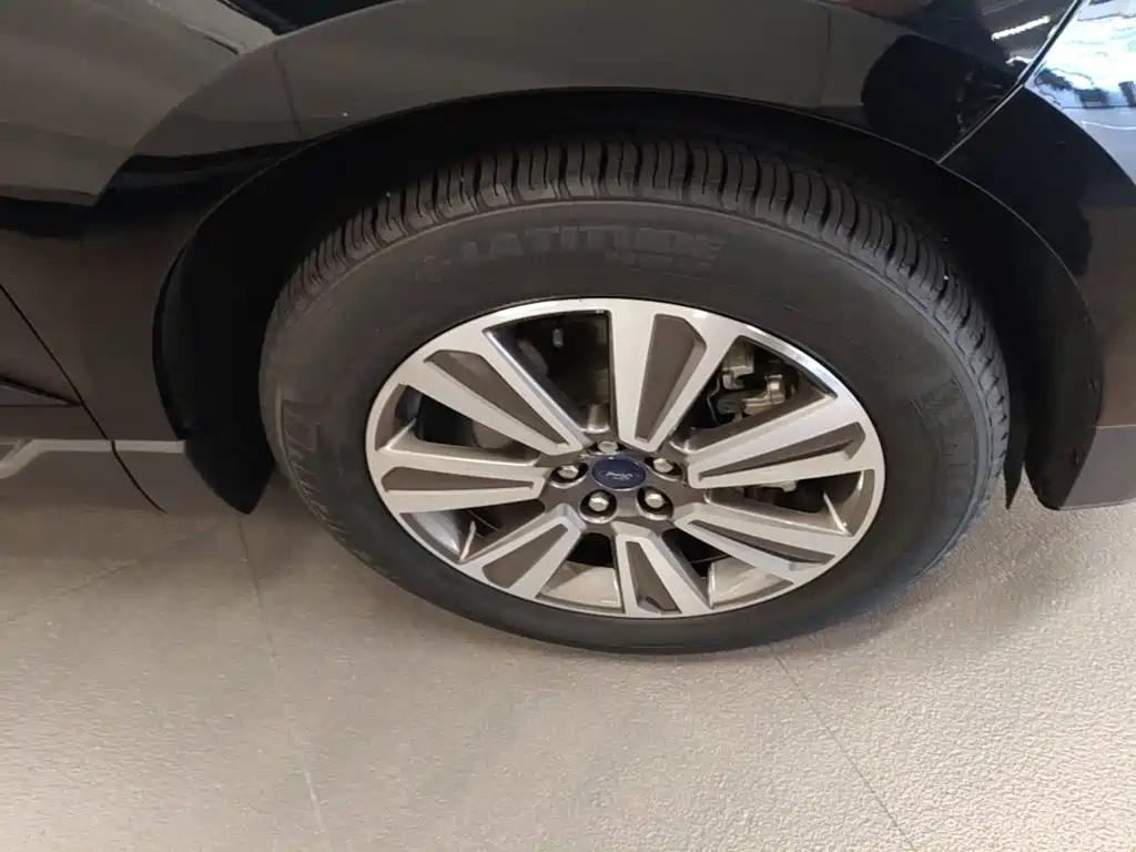 Ford Edge — миниатюра 12