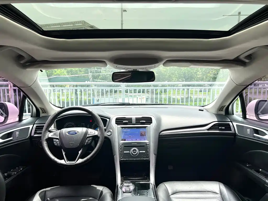 Ford Mondeo — миниатюра 6
