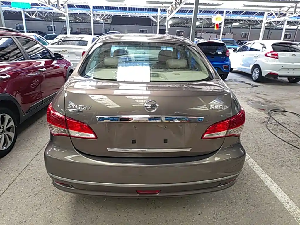 Nissan Sylphy — миниатюра 6