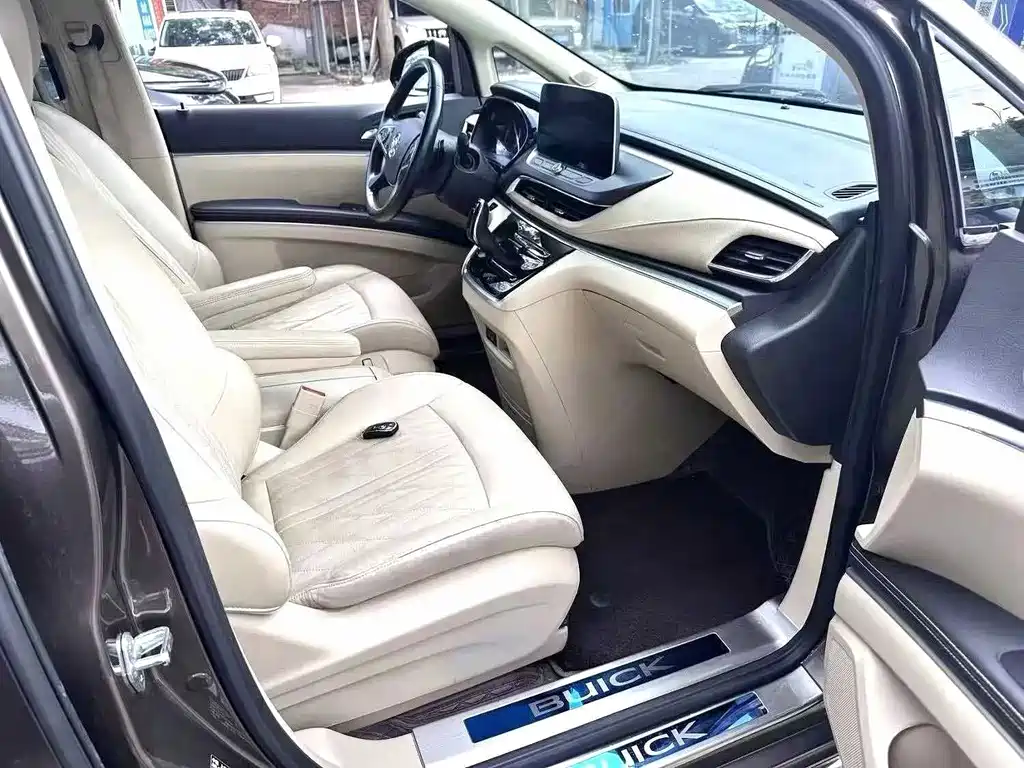 Buick GL8 — миниатюра 3