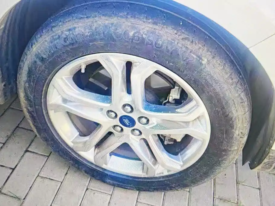 Ford Edge — миниатюра 6