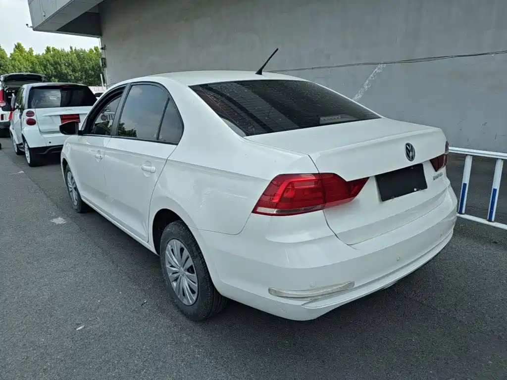 Volkswagen Santana — миниатюра 5