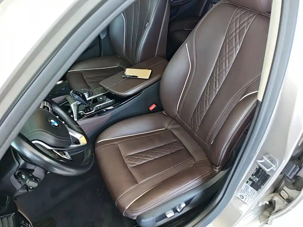 BMW 5 Series — миниатюра 15