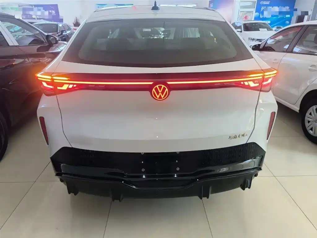 Volkswagen 06 2025 Pure