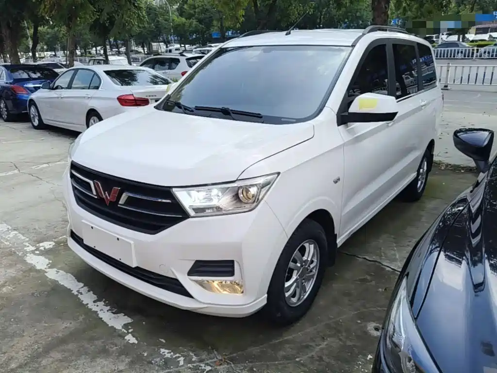 Wuling Hongguang — миниатюра 2