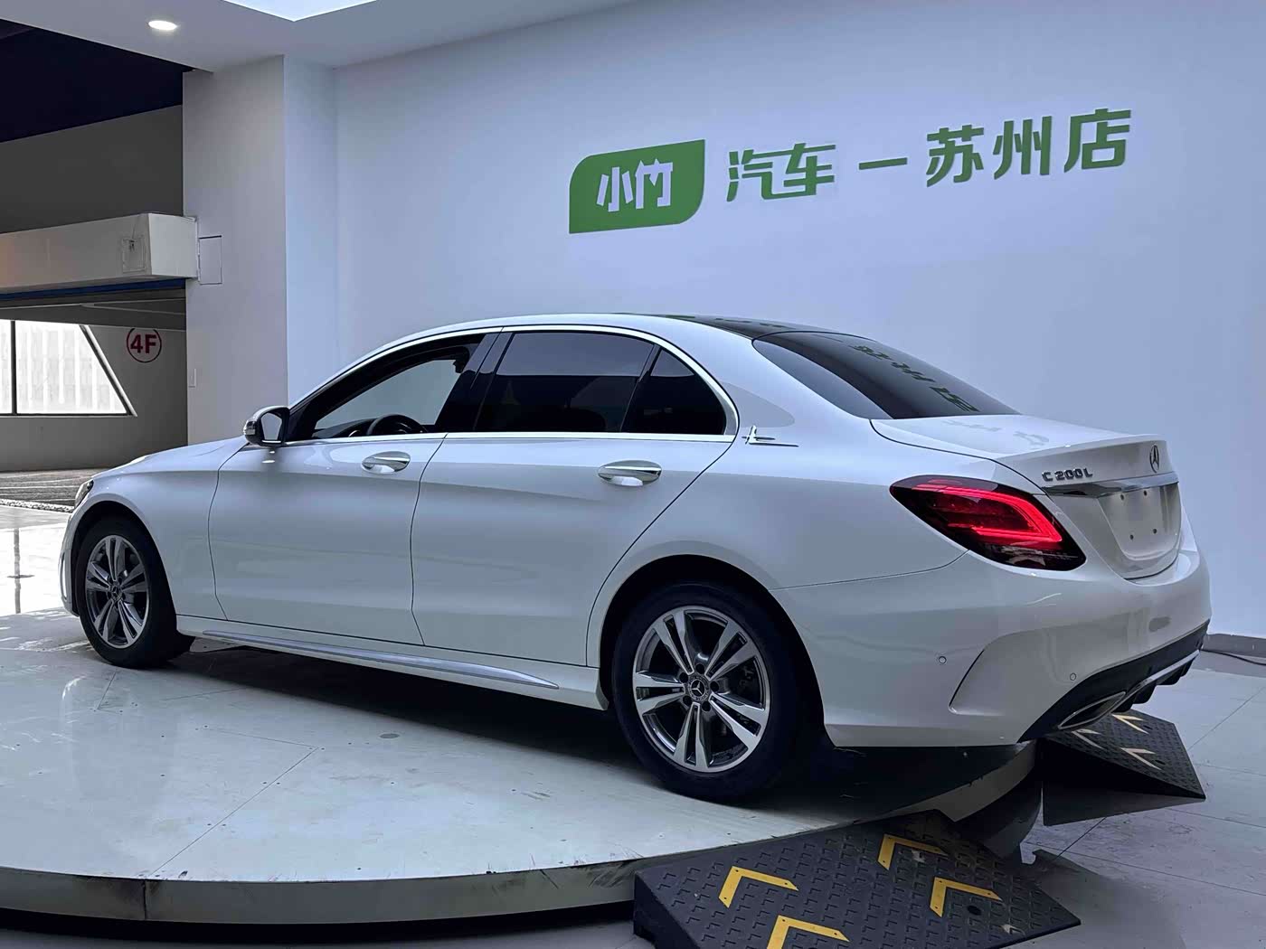 Mercedes-Benz C-Class 1.5 л 2021 г. Белый, пробег 37000 км