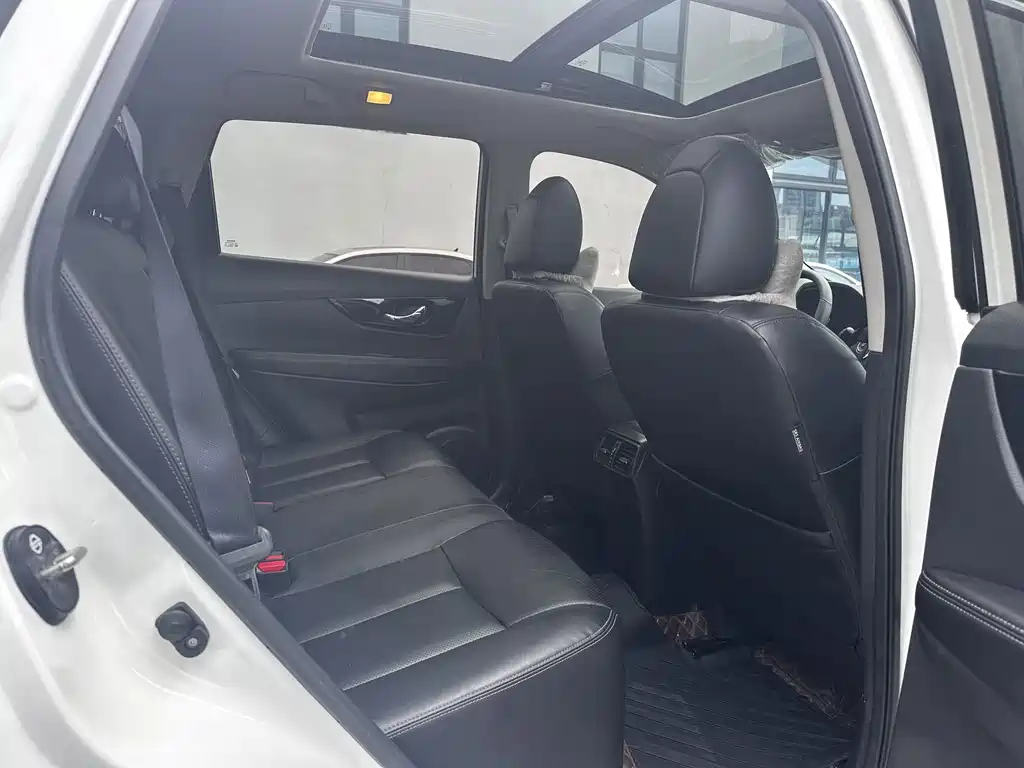 Nissan X-Trail — миниатюра 7