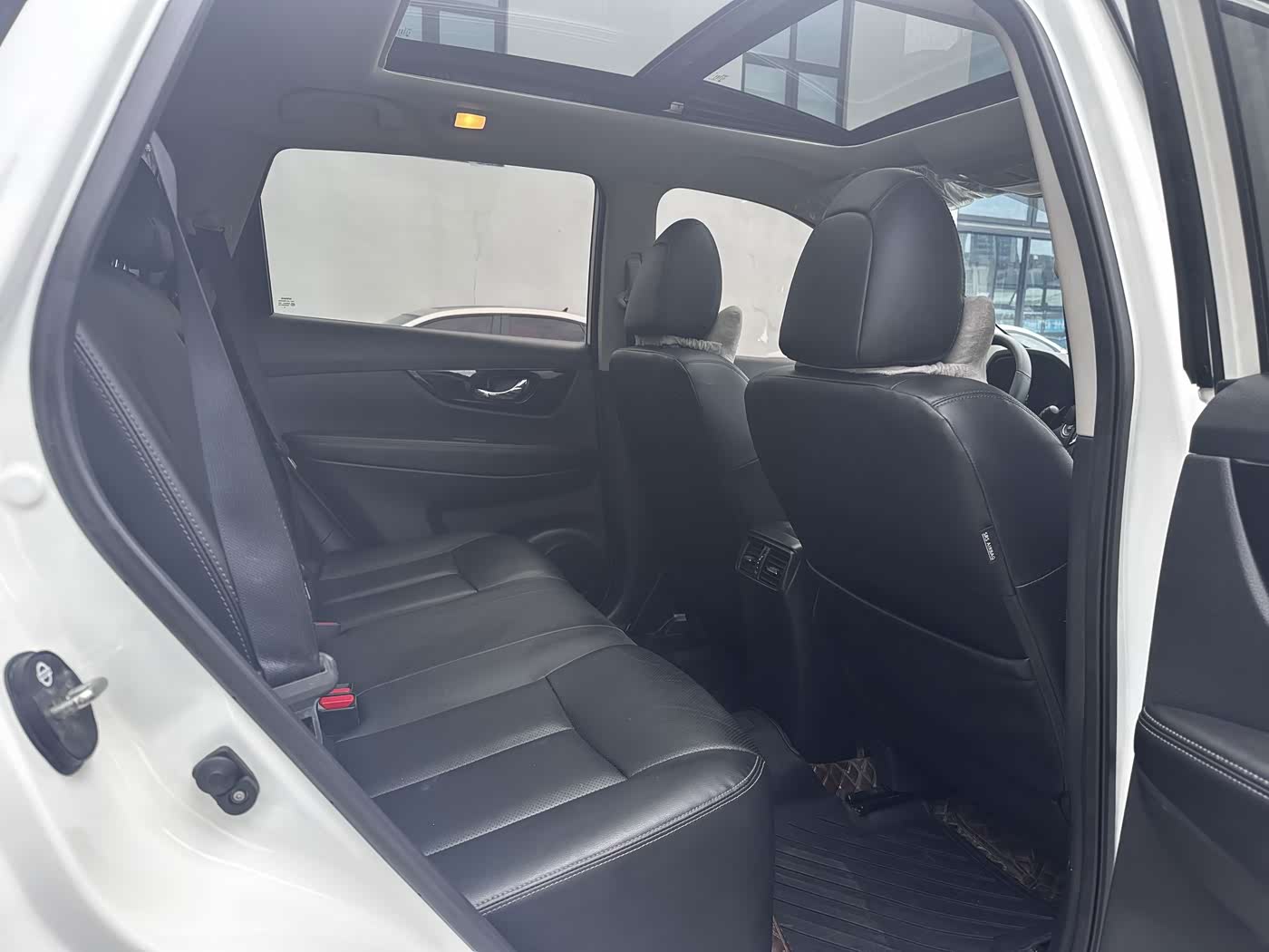Nissan X-Trail 2.0 л 2025 г. Белый, пробег 24000 км
