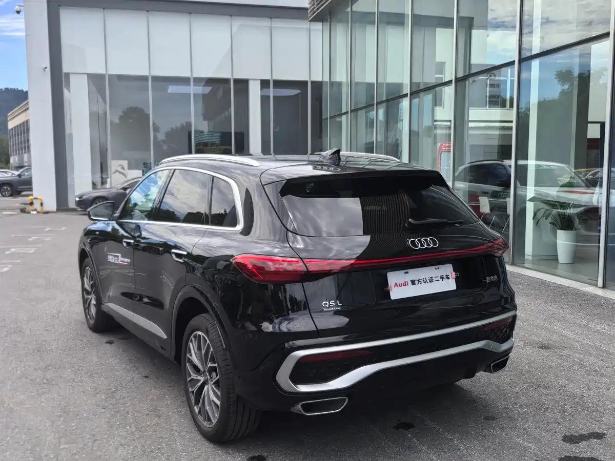 Audi Q5L 2026 Черный из Китая, фото 3