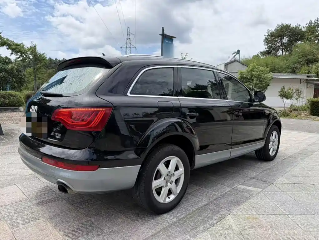 Audi Q7 — миниатюра 11