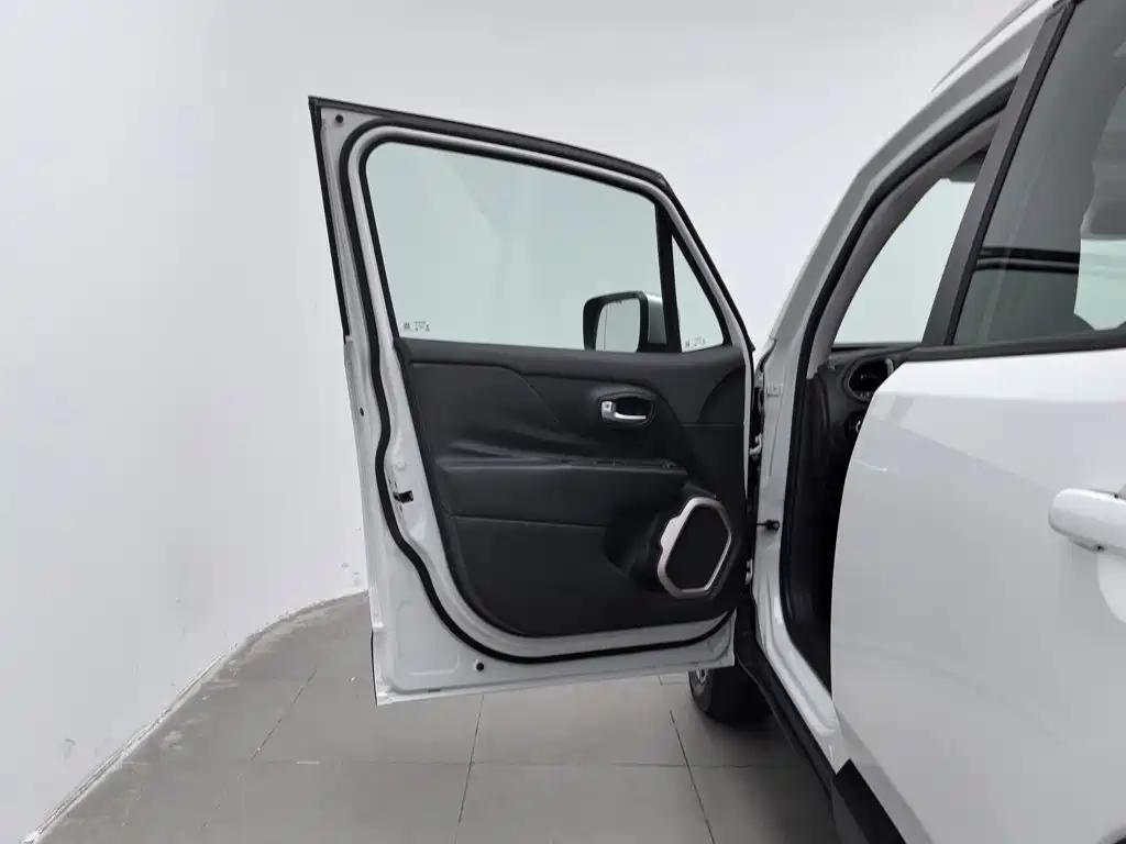 Jeep Renegade — миниатюра 8