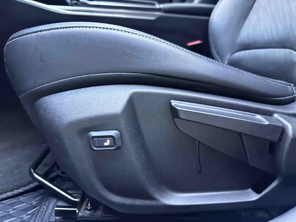 Geely Emgrand — миниатюра 19