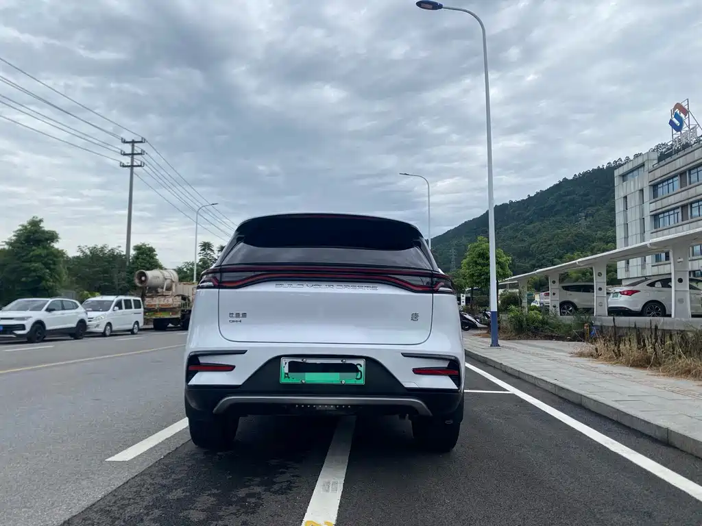 BYD Tang New Energy — миниатюра 9