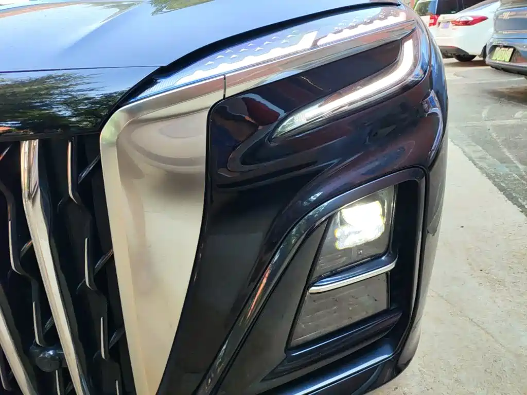 Hongqi Hongqi HS3 PHEV — миниатюра 24