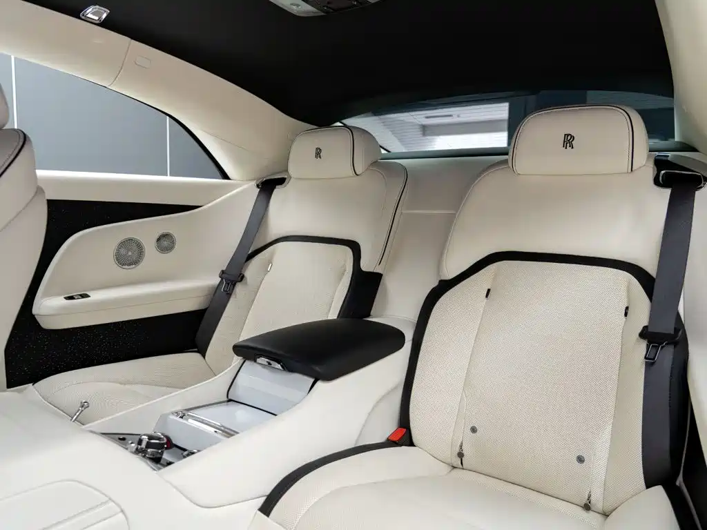 Rolls-Royce Phantom — миниатюра 15