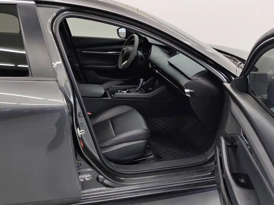 Mazda 3 Axela — миниатюра 8
