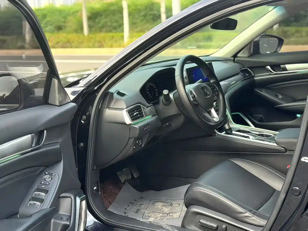 Honda Accord — миниатюра 13