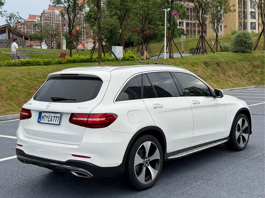 Mercedes-Benz GLC 2018 GLC 300 4MATIC