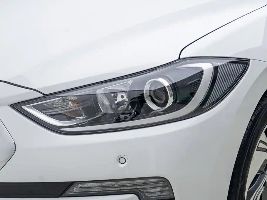 Hyundai Elantra PHEV — миниатюра 11