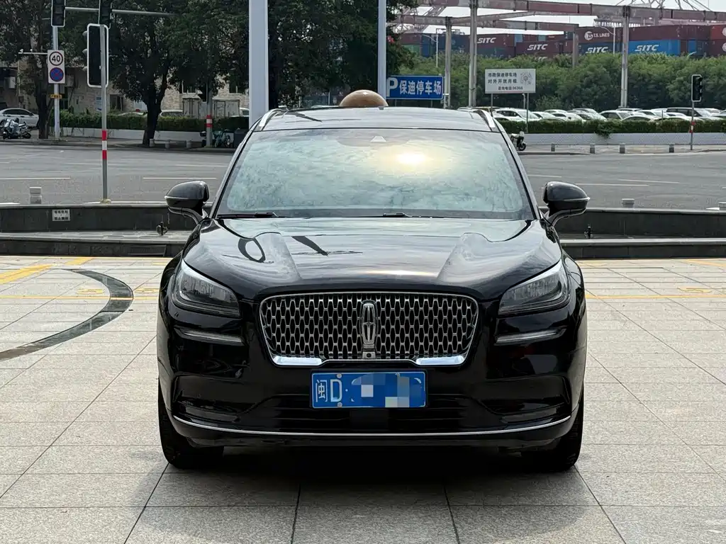 Lincoln Corsair — миниатюра 2