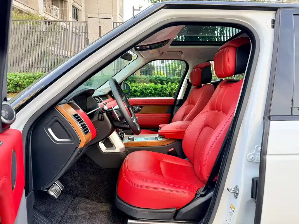 Land Rover Range Rover — миниатюра 10