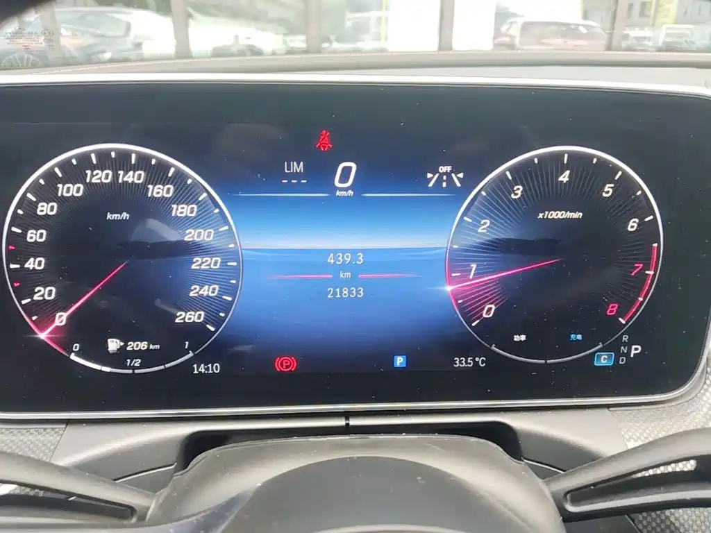 Mercedes-Benz C-Class — миниатюра 12
