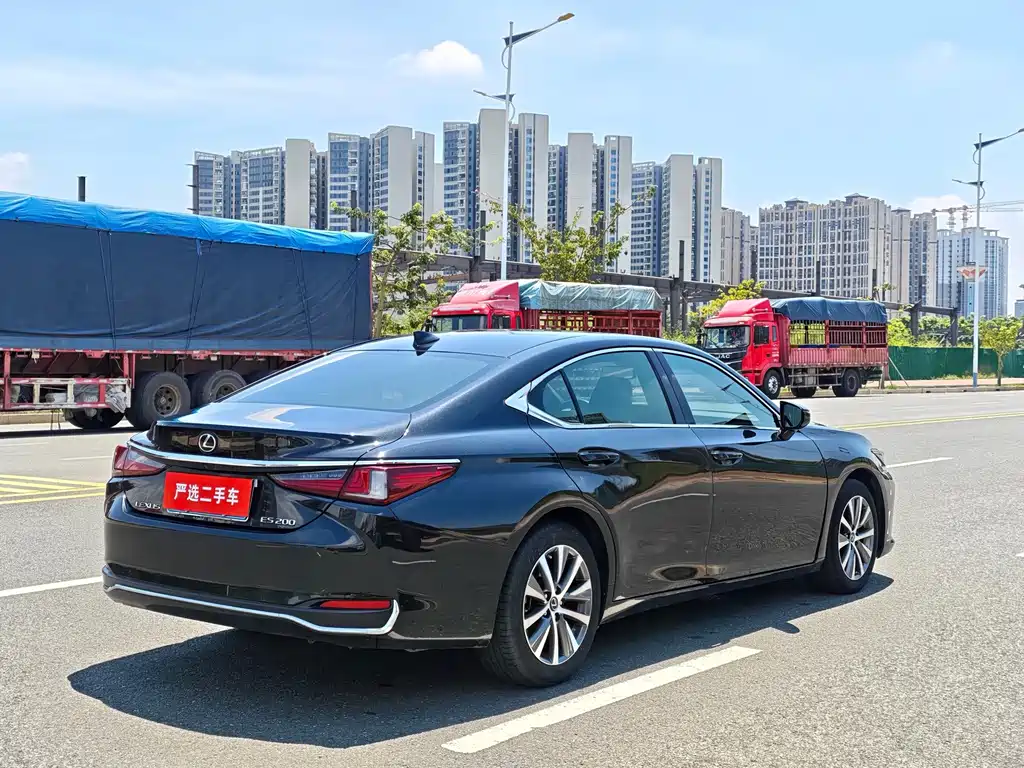 Lexus ES — миниатюра 9