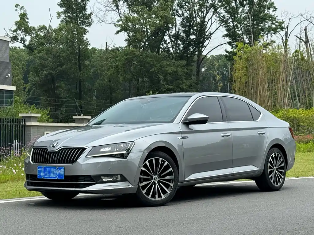 Купить Skoda Superb