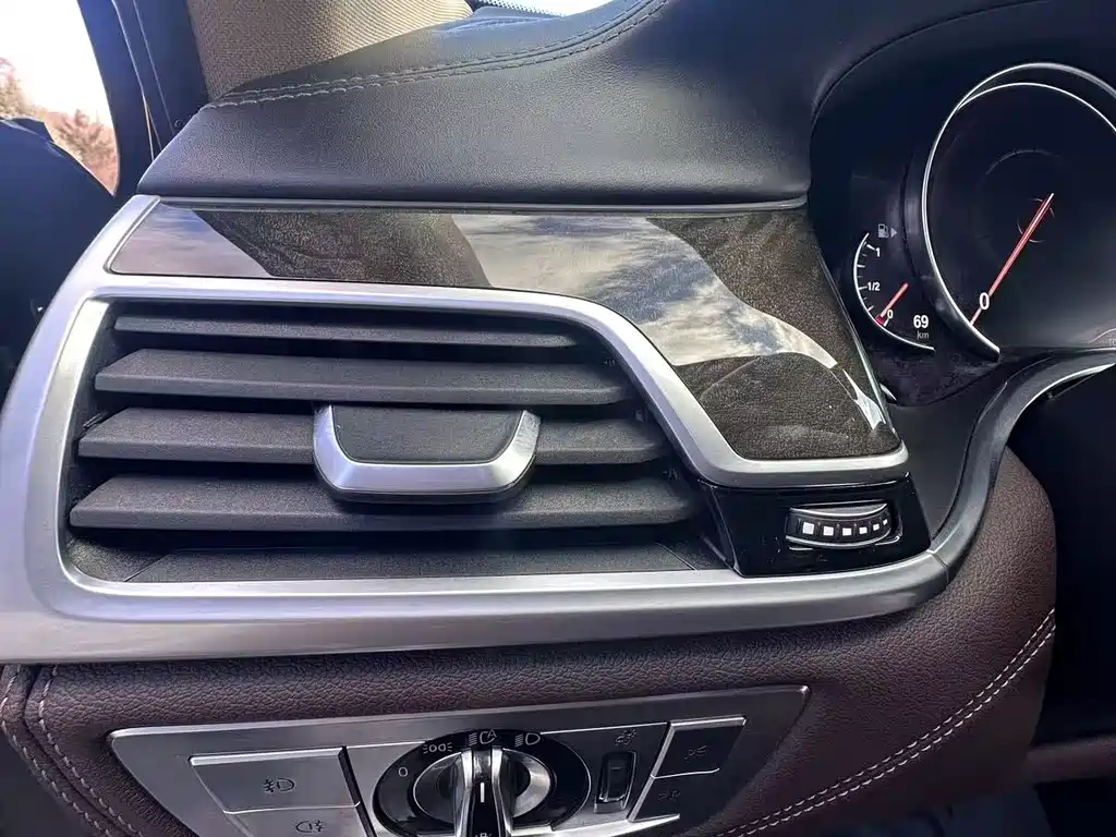 BMW 7 Series 7 2016 740Li Lead