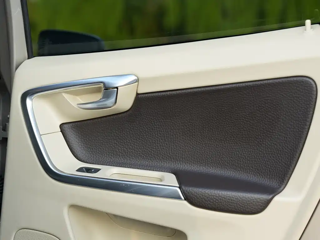 Volvo XC60 (Import) — миниатюра 21