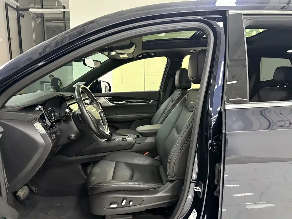 Cadillac XT6 — миниатюра 12