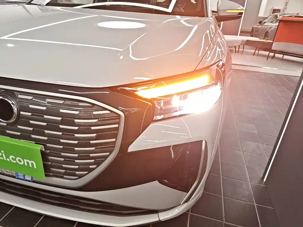 Audi Q4 e-tron — миниатюра 24