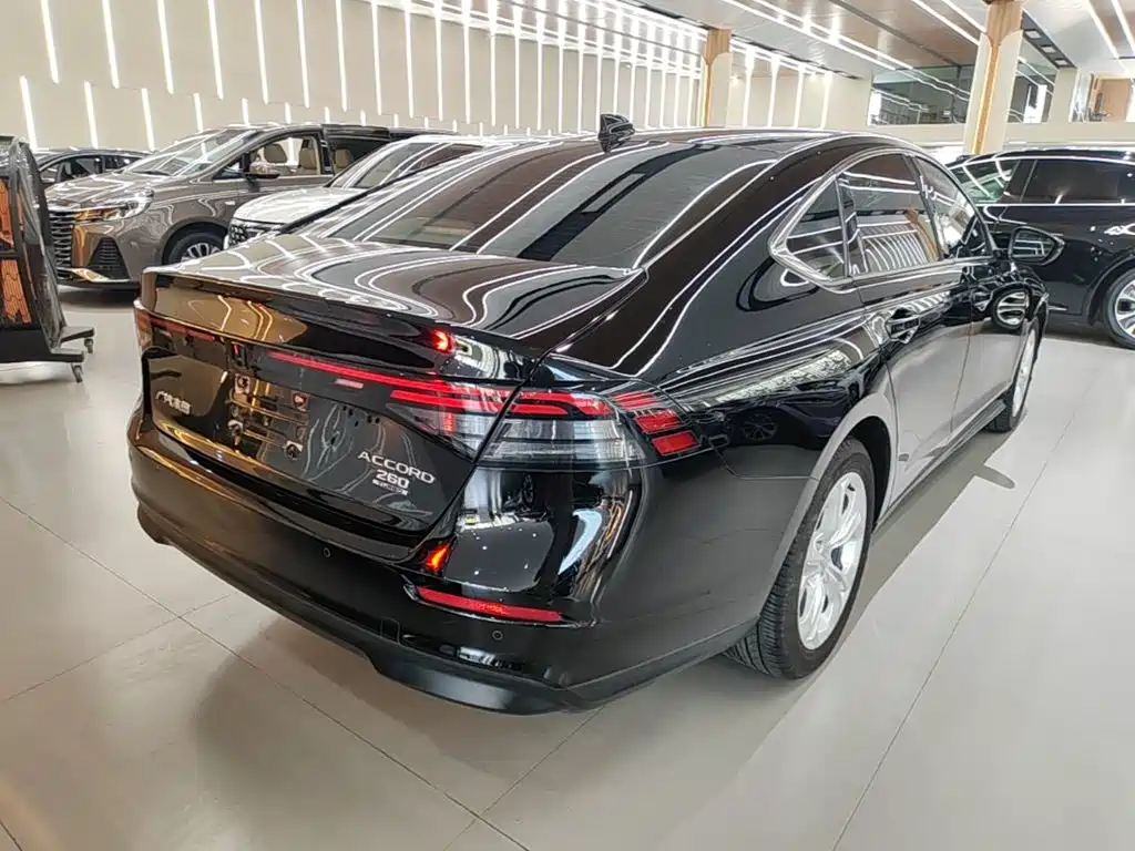 Honda Accord — миниатюра 7
