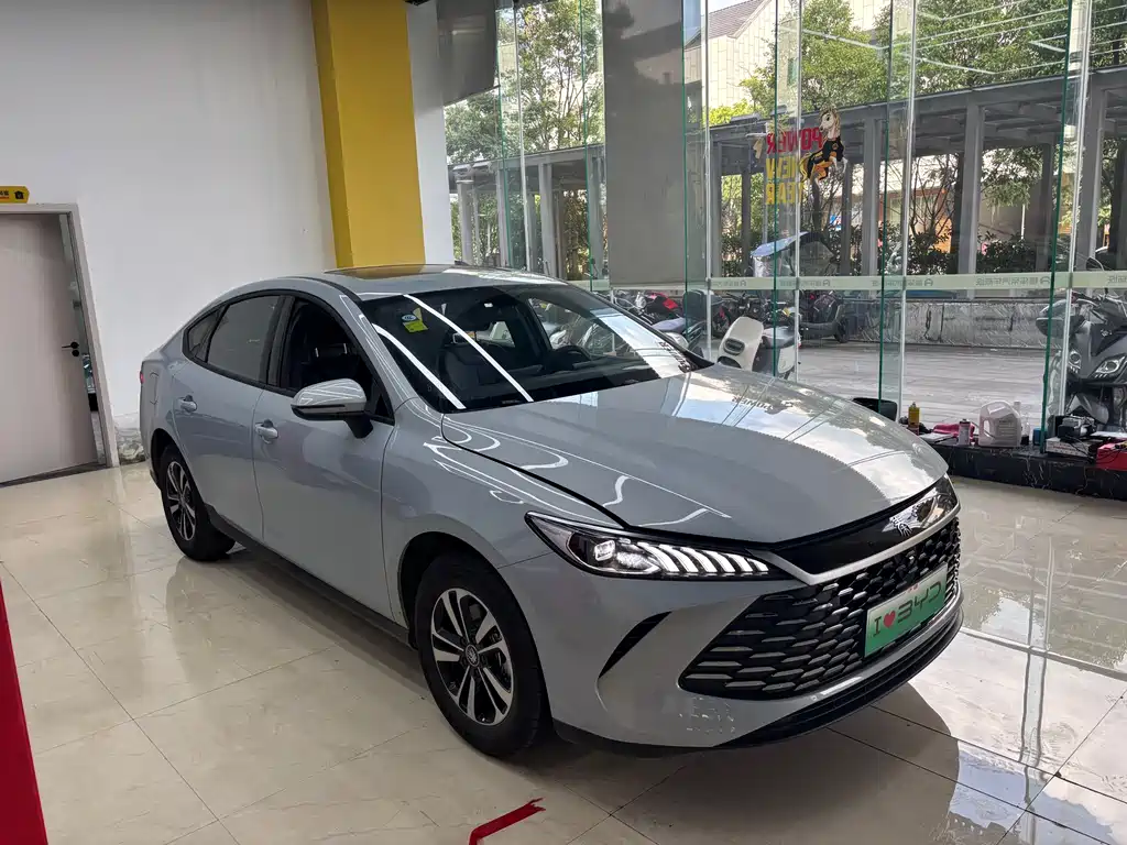BYD Qin Plus PLUS 2026 DM-i 210KM